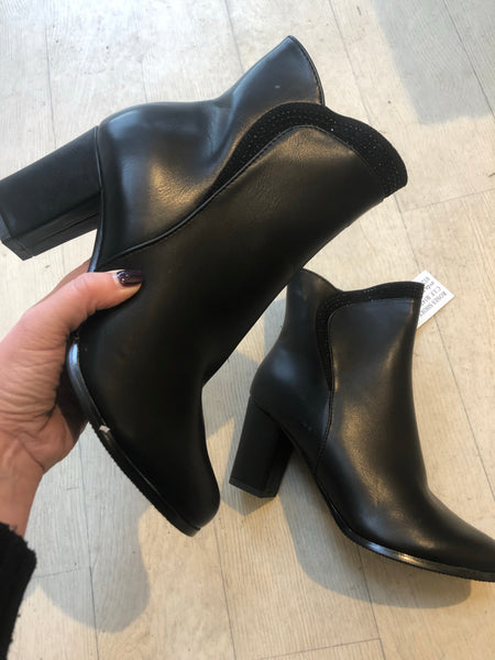 Black sparkle boots
